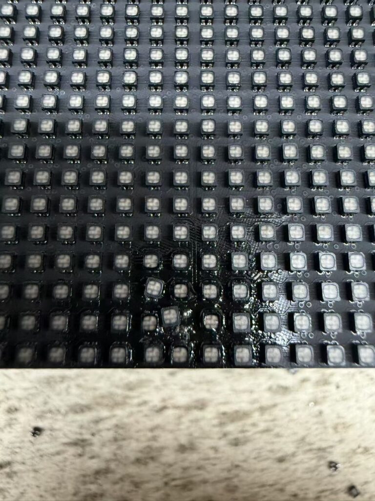 Absen P2.58: пайка светодиодов, восстановление токопроводящих дорожек