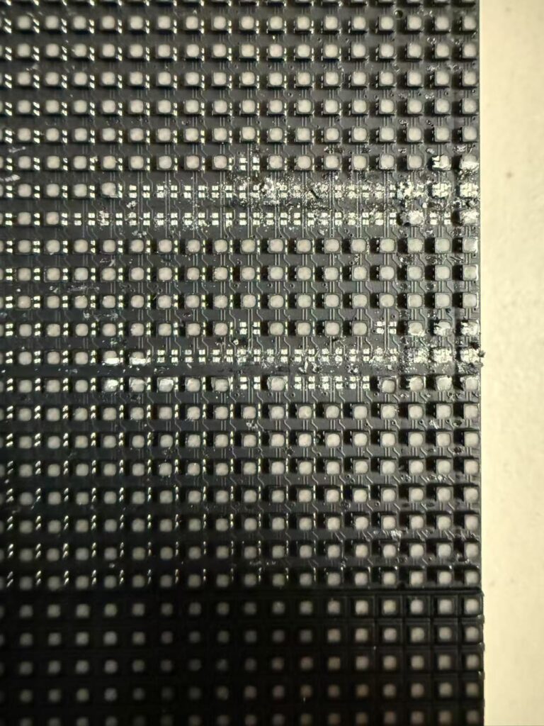 Внутренний Unilumin LED-модуль: пайка светодиодов, пораженных статикой