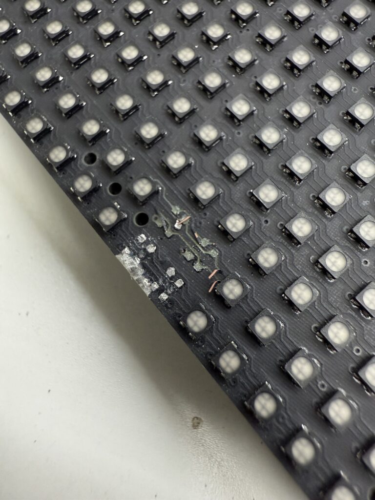 Unilumin USlim S2: пайка светодиодов, восстановление токопроводящих дорожек